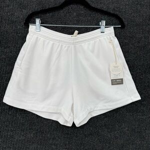 NWT Vuori Sedona Sport Short White Medium